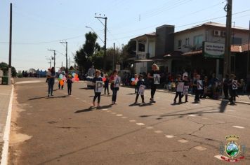 Foto - Desfile Cívico e Farroupilha reúne milhares de pessoas