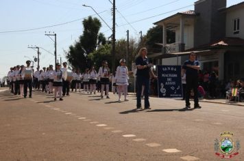 Foto - Desfile Cívico e Farroupilha reúne milhares de pessoas