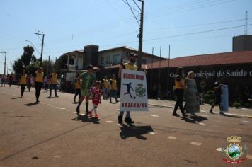 Foto - Desfile Cívico e Farroupilha reúne milhares de pessoas