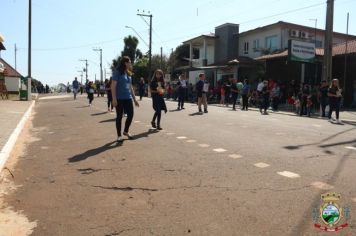 Foto - Desfile Cívico e Farroupilha reúne milhares de pessoas