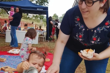 Foto - Mostra do Cotidiano e Dia da Família, na EMEI de Bozano.