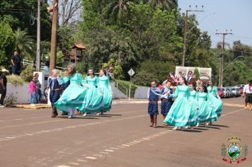 Foto - Desfile Cívico e Farroupilha reúne milhares de pessoas