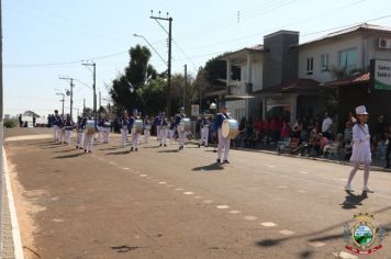 Foto - Desfile Cívico e Farroupilha reúne milhares de pessoas