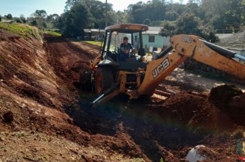 Foto - Início obra calçamento rua paralela à André Bagio