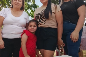 Foto - Mostra do Cotidiano e Dia da Família, na EMEI de Bozano.