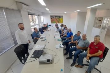 Reunião aborda vedações no período eleitoral