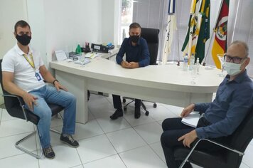 Prefeito recebe gerentes do Banco do Brasil de Pejuçara e Ijuí