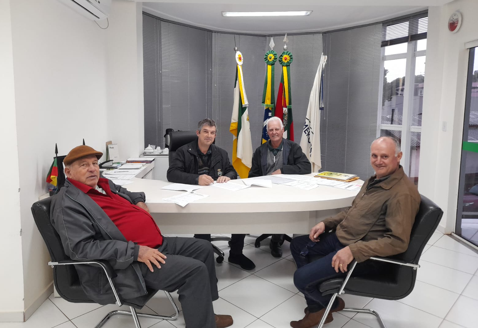 MUNICÍPIO DE BOZANO FIRMA CONVÊNIO COM O ESTADO PARA RECUPERAÇÃO DE ESTRADAS.