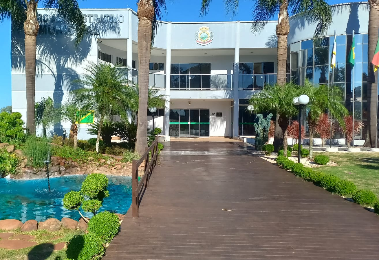 PONTO FACULTATIVO NAS REPARTIÇÕES MUNICIPAIS - 2 DE MAIO.