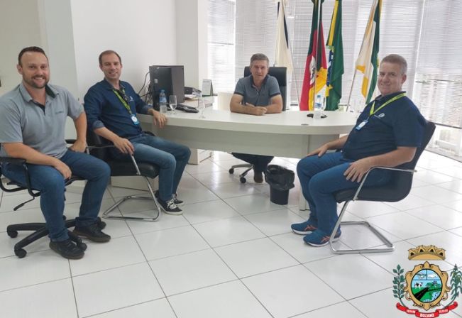 Representantes da Coprel Telecom e presidente da Ceriluz realizam visita ao Gabinete do Prefeito