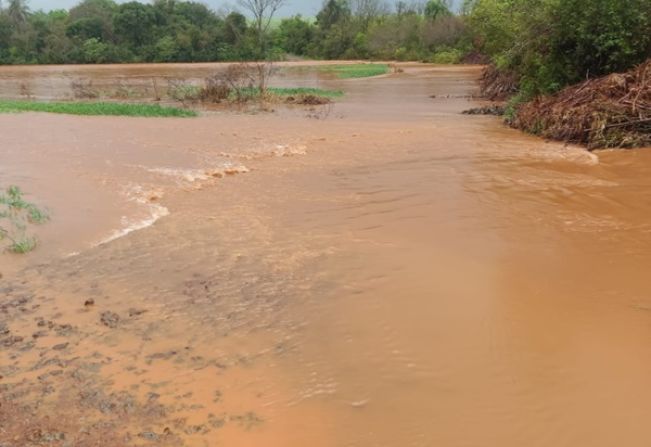 Alto volume de chuva bloqueia pontes nos rios Ijuí e Salto 