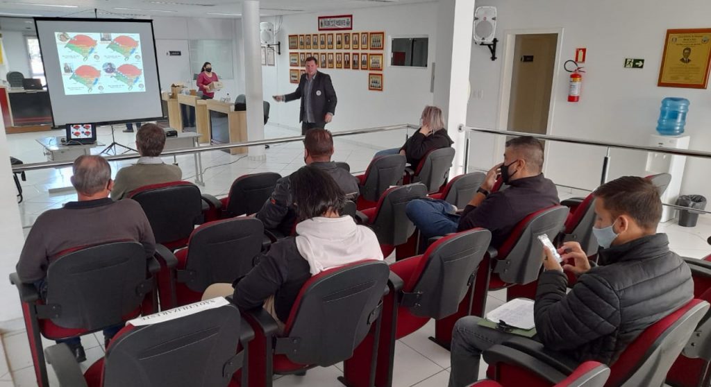 Bozano recebe visita de integrantes da Federação Internacional de Educação Física