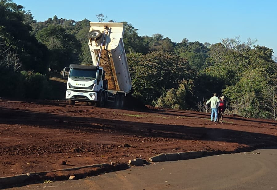 PREPARAÇÃO PARA A CONSTRUÇÃO DE 10 UNIDADES HABITACIONAIS.