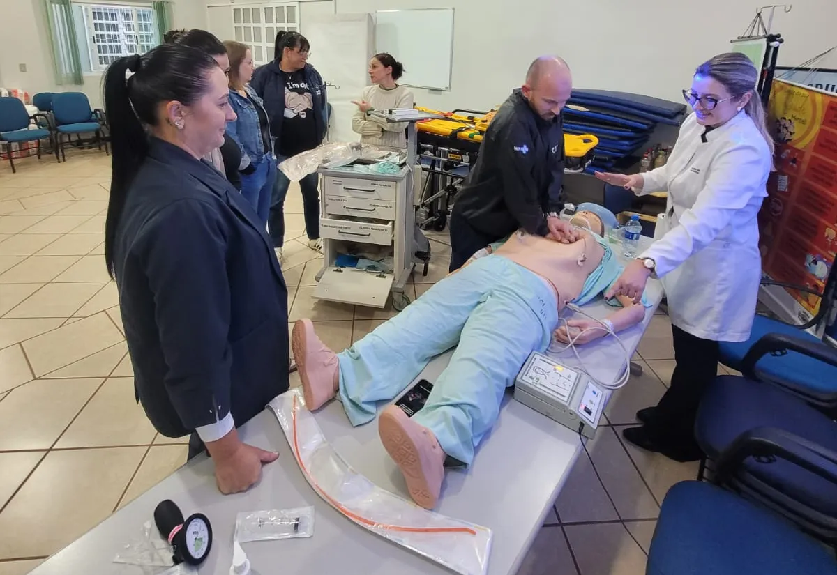 CAPACITAÇÃO EM ATENDIMENTO DE EMERGÊNCIA