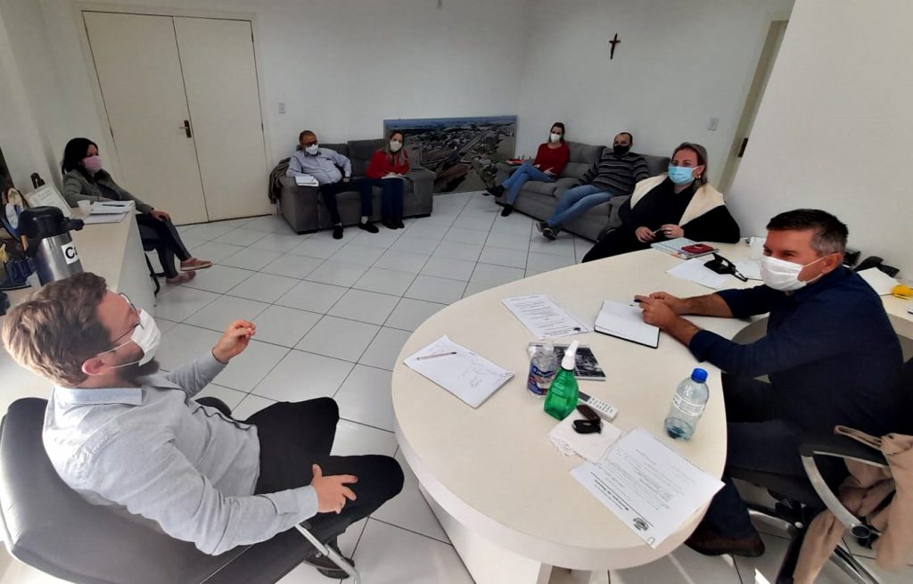 Reunião discute reorganização administrativa no Município de Bozano