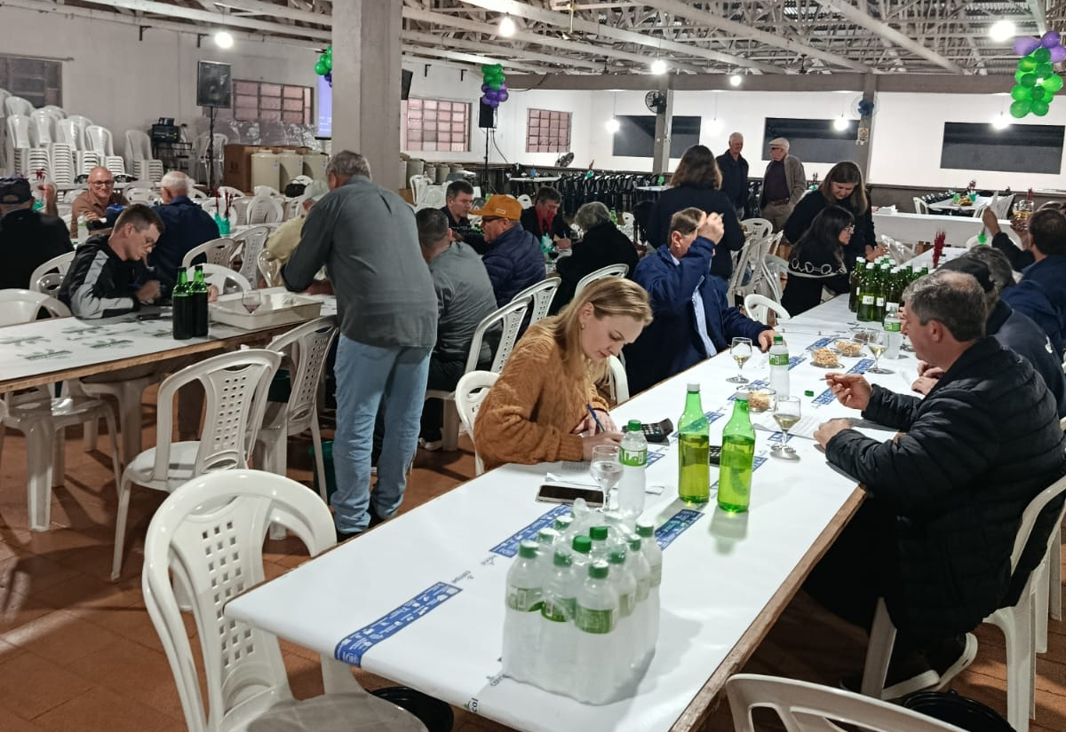 17º Concurso Artesanal do Vinho de Bozano acontece na comunidade de Vila Salto.