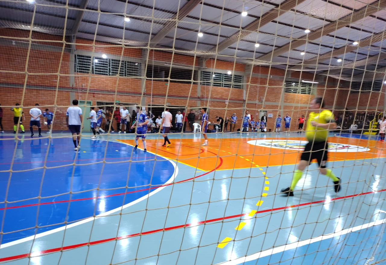  Resultado dos jogos e fotos da segunda rodada do campeonato municipal de futsal dia 28/09.