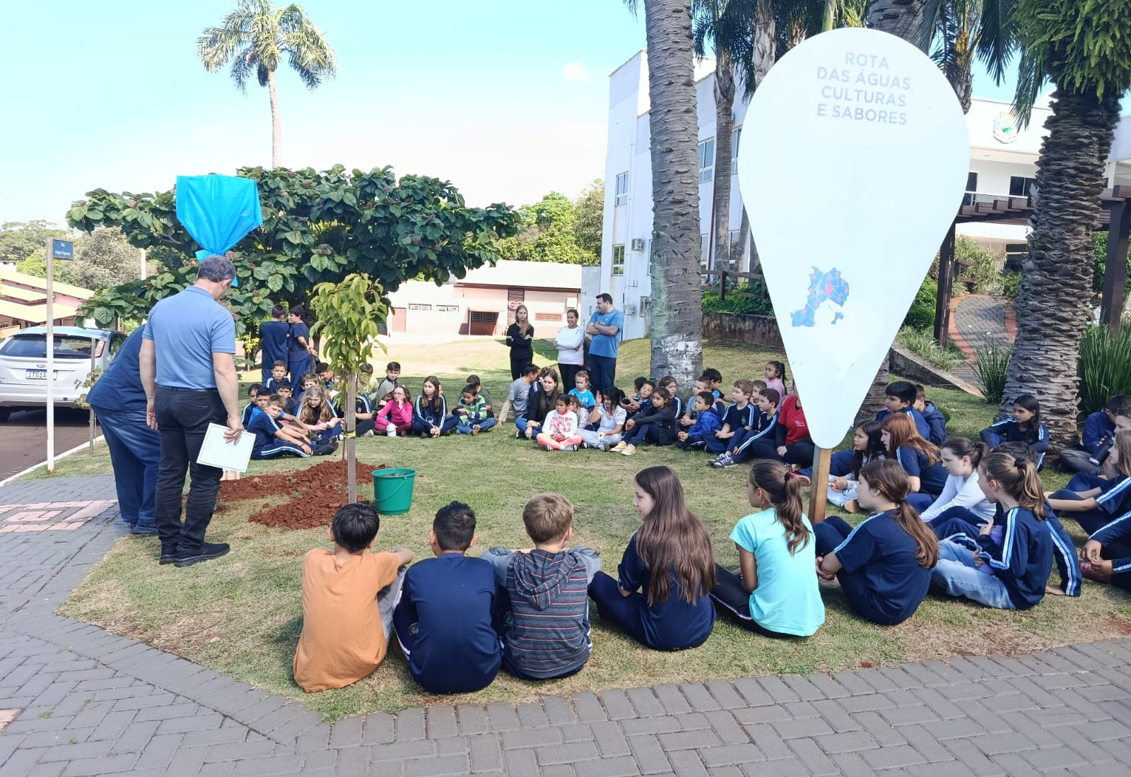BOZANO CELEBRA 150 ANOS DA IMIGRAÇÃO ITALIANA COM PLANTIO SIMBÓLICO DA VIDEIRA CLINTON.